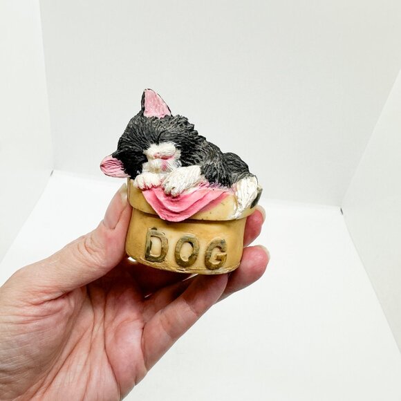 HTF Rare Vintage Tuxedo Cat Dog Bowl Sleeping 90s Cute Pet Lover Resin Painted - Picture 2 of 6